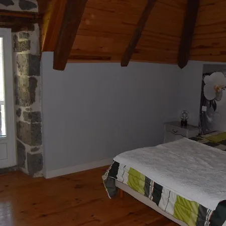 Gite 4 Personnes Dans Le Cantal Animaux Bienvenus Lascelle Exterior foto