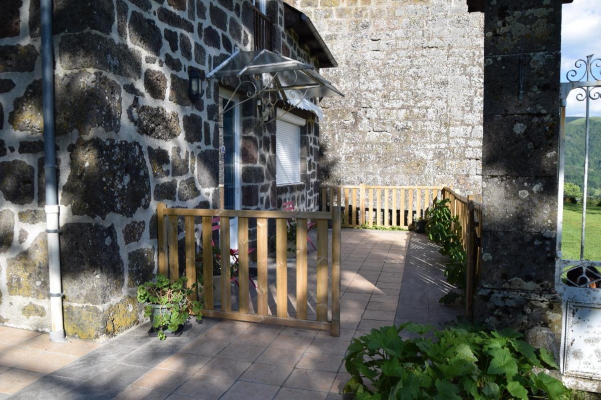 4 Personnes Dans Le Cantal Animaux Bienvenus Holiday home *